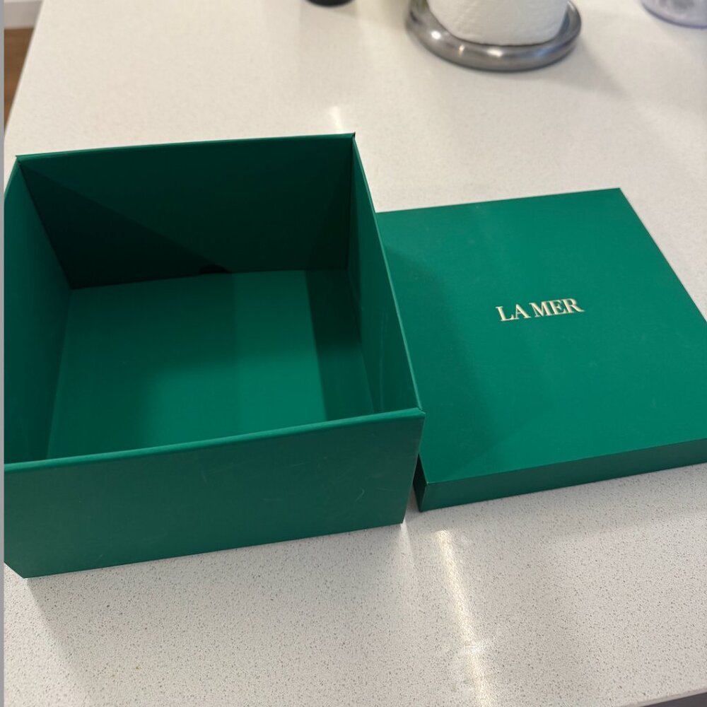 La Mer Green Box (Large) for Gift Sets (Comes with La Mer Ribbon)